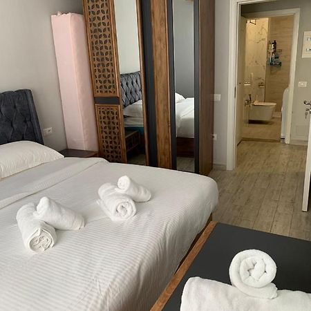 Lovely Apartment Tirana Esterno foto