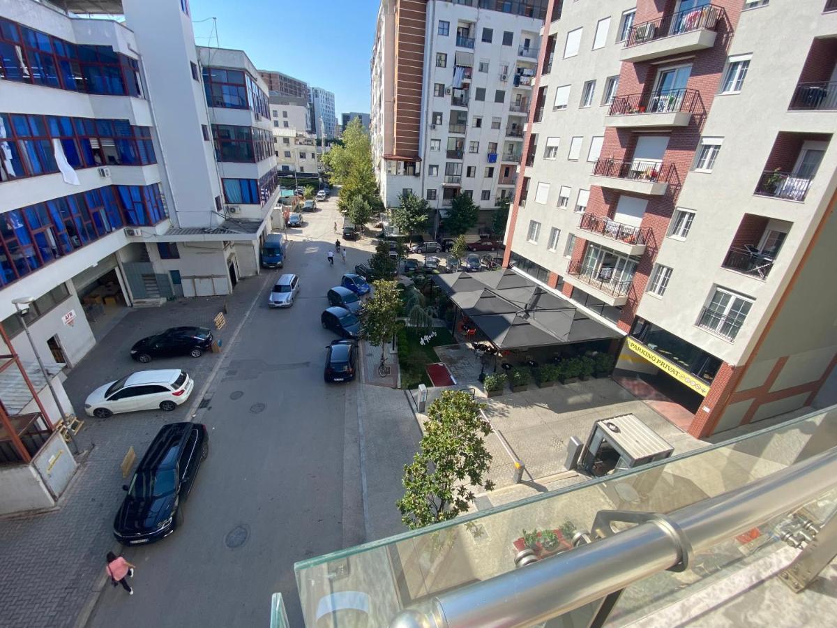 Lovely Apartment Tirana Esterno foto