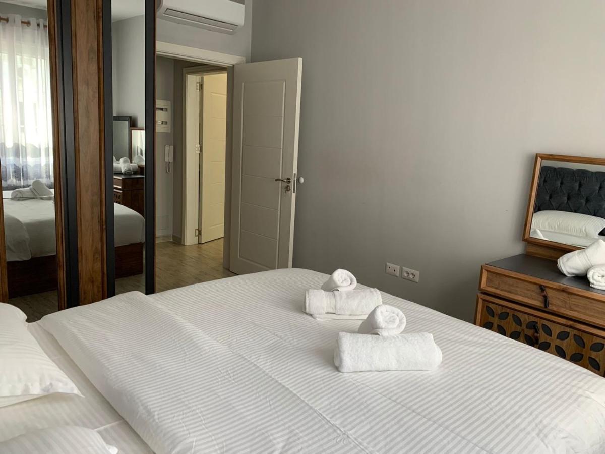Lovely Apartment Tirana Esterno foto