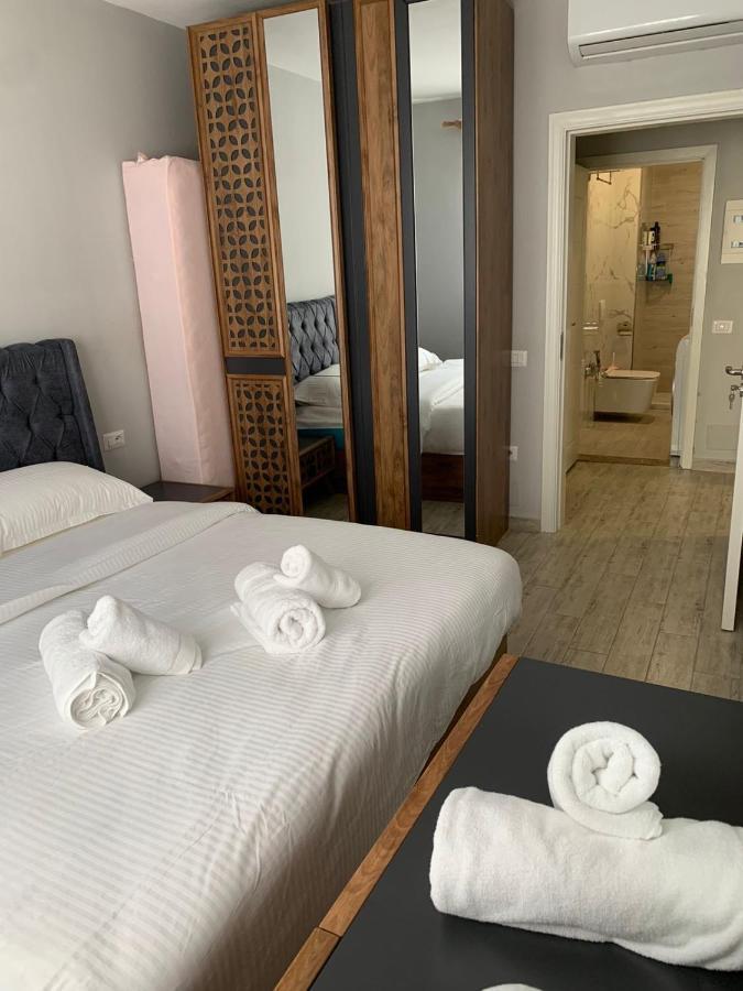 Lovely Apartment Tirana Esterno foto