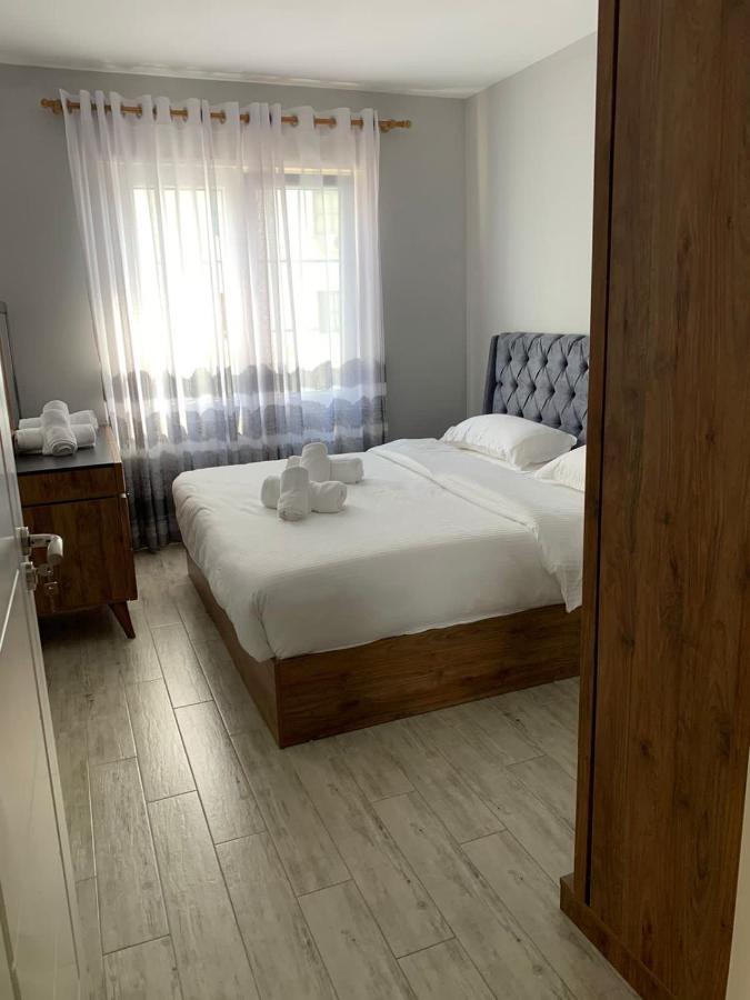 Lovely Apartment Tirana Esterno foto