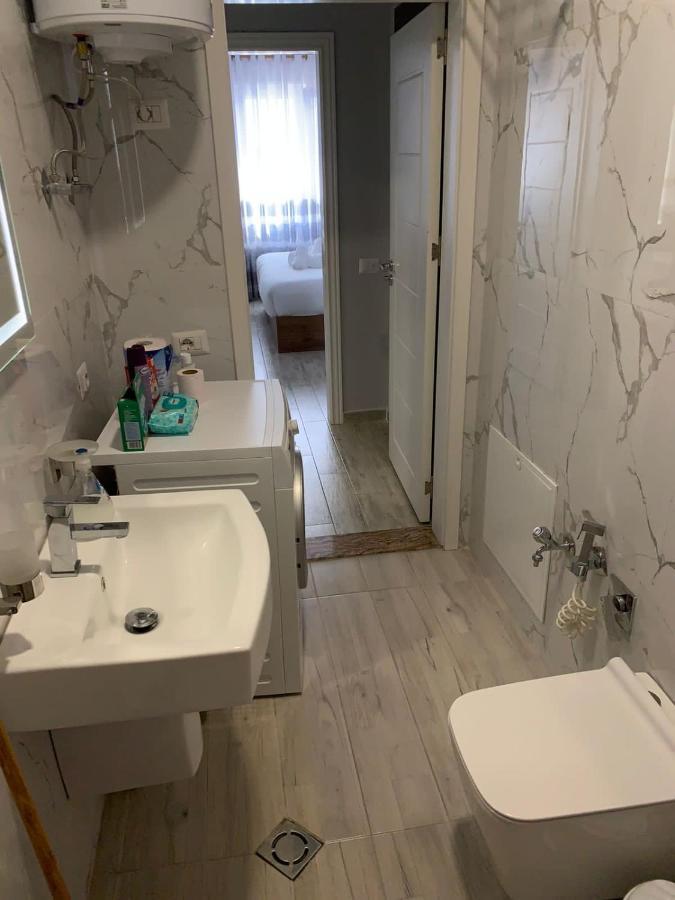 Lovely Apartment Tirana Esterno foto